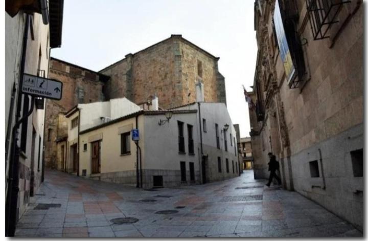 La Casa De Tentenecio Homestay